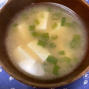 母の日に！豆腐と玉ねぎのお味噌汁